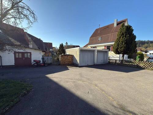 Garagen - Bauernhaus, Landhaus mit 150,00 m² in Rottweil zum Kaufen