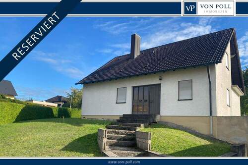 RESERVIERT - RESERVIERT Familienfreundliches Einfamilienhaus mit neuer Wärmepumpe und Ausbaupotential