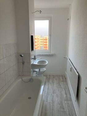 Badezimmer - Etagenwohnung mit 61,50 m&sup2; in Angermünde zur Miete