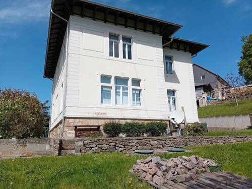 Gartenansicht - Wohnen mit Denkmalcharme - Wohneinheit in historischem Pfarrhaus
