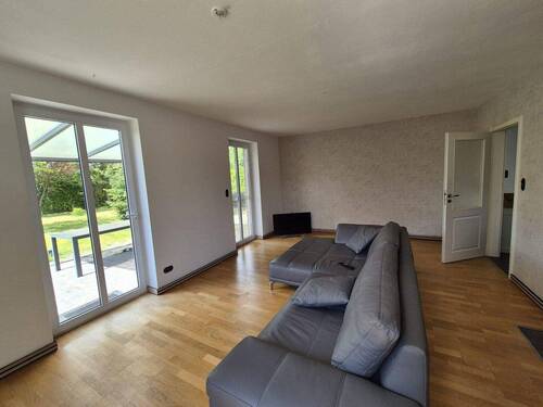 Schlafzimmer 1 - 5 Zimmer Einfamilienhaus zum Kaufen in Jemgum