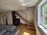 Wohnzimmer Treppe 1 - 5 Zimmer Einfamilienhaus in Jemgum