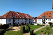 Außenanlage - LEERWOHNUNG + 2 RAUM + LOGGIA + TIEFGARAGENSTELLPLATZ - BIRKENHAIN