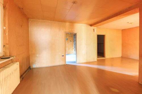 Wohnzimmer - 4 Zimmer Etagenwohnung in Kassel