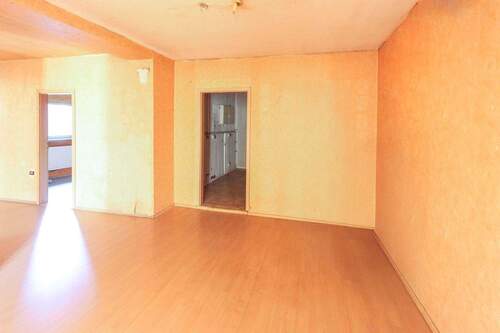 Wohnzimmer - Etagenwohnung mit 110,00 m² in Kassel zum Kaufen