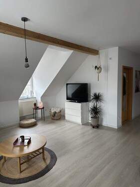 Wohnzimmer - große Dachgeschosswohnung in der Oberen Stadt zur Miete