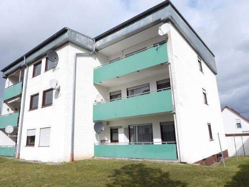 Aussenansicht - Renovierte 3 Zimmerwohnung in Roth