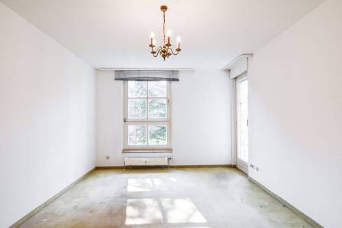 Wohnzimmer - 2 Zimmer Etagenwohnung zum Kaufen in München