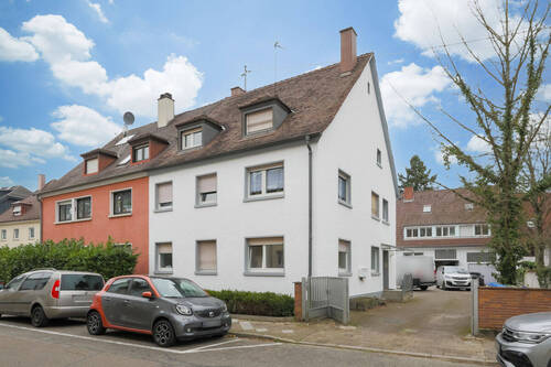 Straßenansicht - Gepflegtes Mehrfamilienhaus mit 4 Einheiten - Vollvermietet und attraktiv gelegen