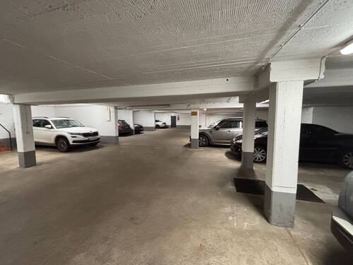 Eigener Tiefgaragenstellplatz - 
