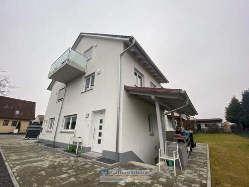 Außenansicht mit Balkon - 