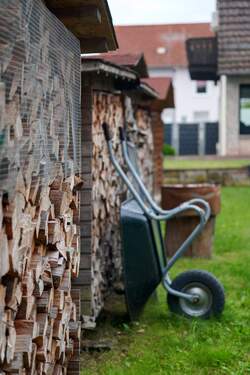 detail holzvorrat garten.jpg - 