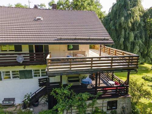 Südseite mit Terrassen - 