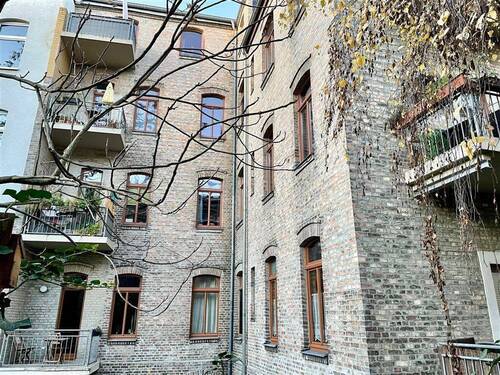 Hausansicht hofseits - 4 Zimmer Etagenwohnung in Halle