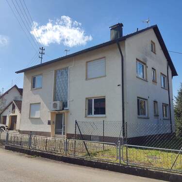 b - 7 Zimmer Mehrfamilienhaus, Wohnhaus zum Kaufen in Krauchenwies