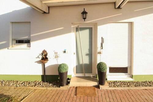 überdachter Hauseingangsbereich - 