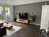 Wohn- und Esszimmer (2).JPG - 
