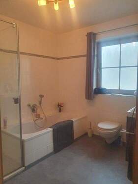 chices Bad / WC, mit Wanne - 
