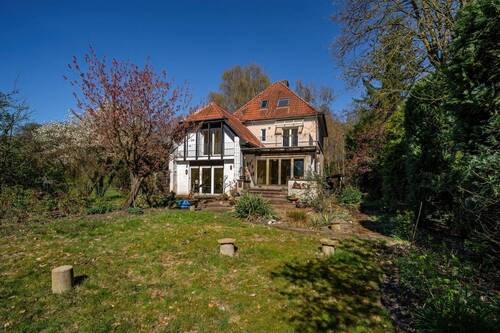 Der vordere Gartenteil dient vor allem der Erholung. - 