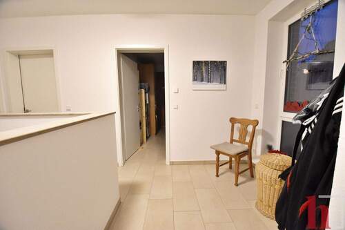 Flur mit Holzmöbeln - Doppelhaushälfte mit 120,00 m&sup2; in Visbek zur Miete