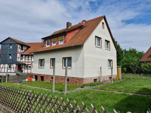 Bild 1 - Ein- bis Zweifamilienhaus mit großem Potenzial - massiv, vollunterkellert, 3 Garagen