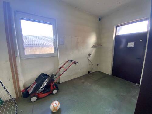 Lagerraum mit Ausgang - 