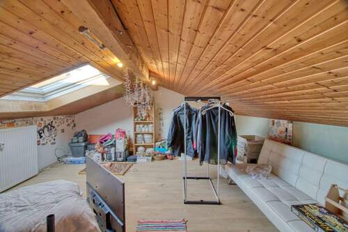 Nebenraum, Speicher neben Schlafzimmer - 