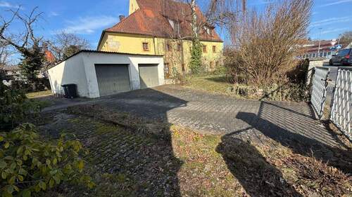 Garagen - Einfamilienhaus mit 113,00 m&sup2; in Amberg zum Kaufen