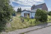Hausansicht/Auffahrt - Einfamilienhaus mit 100,00 m&sup2; in List zum Kaufen