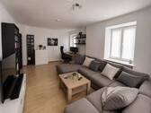 Wohnzimmer - Charmante 2-Zimmer-Wohnung in zentraler und ruhiger Lage