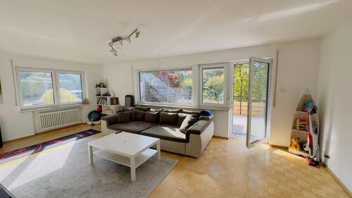 550 EG Wohnzimmer - 1 Zimmer Mehrfamilienhaus, Wohnhaus zum Kaufen in Neuhausen auf den Fildern