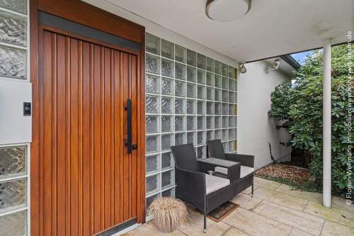 Überdachter Eingangsbereich - 6 Zimmer Einfamilienhaus zum Kaufen in Hoya