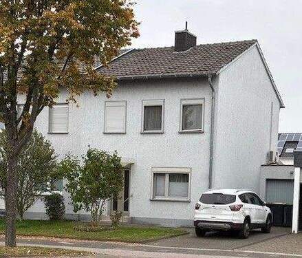 Hausansicht - Gepflegte Doppelhaushälfte mit Garage, in Übach-Boscheln, zum Toppreis!
