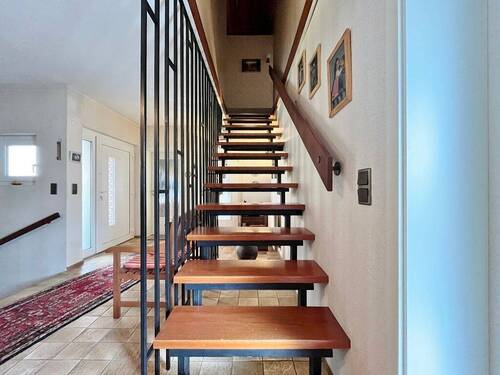 Treppenaufgang zum Obergeschoss - 