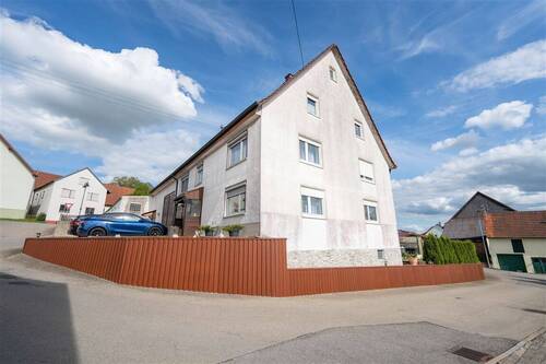 Aussenansicht - Wohnen mit Weitblick - Einfamilienhaus mit Einliegerwohnung in Offingen