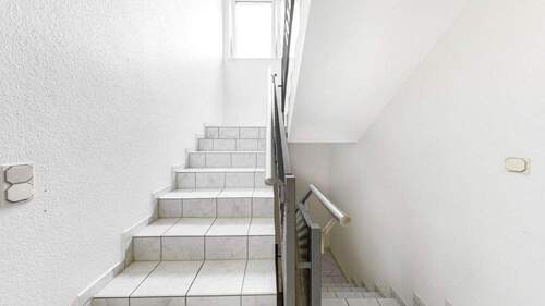 Treppenhaus - Doppelhaushälfte mit 180,00 m² in Spiesheim zur Miete