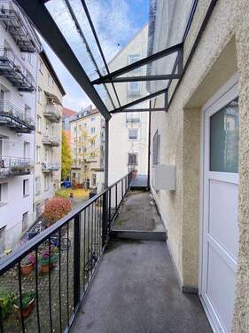 Rückgebäude - Kreative Büroeinheit mit 6 Räumen und Dachterrasse - München, in der Nähe vom Sendlinger Tor