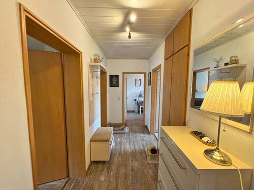 Flur - 3 Zimmer Etagenwohnung zum Kaufen in Salzgitter