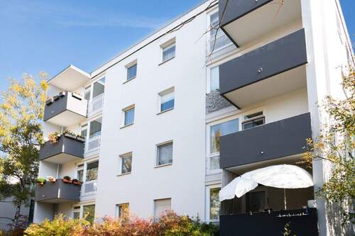 Fassade - 3 Zimmer Etagenwohnung zum Kaufen in Berlin