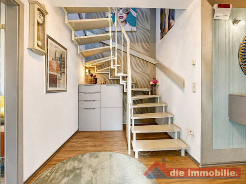 Harmonisch gestalteter Flur mit eleganten Details - 
