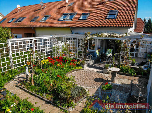 Idyllische Gartenanlage als private Wohlfühloase - 