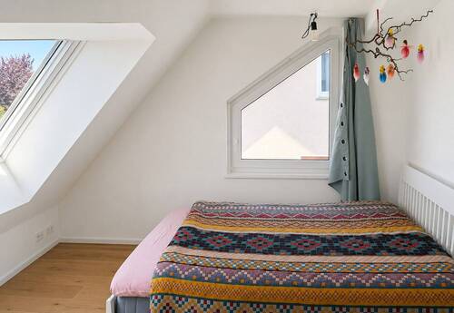 Schlafzimmer Blick Richtung Bett - 