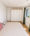 Schlafzimmer Blick Richtung Kleiderschrank - 