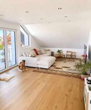Wohnzimmer Blick Richtung Sofa - 