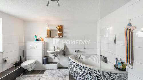 EG Badezimmer 1 - Reihenmittelhaus mit 175,00 m&sup2; in Düren zum Kaufen