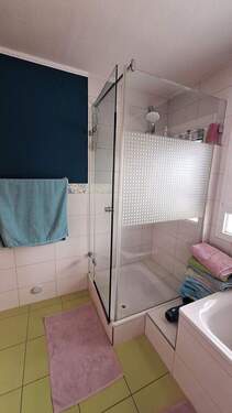 Badezimmer Dusche - 9 Zimmer Einfamilienhaus zum Kaufen in Tübingen