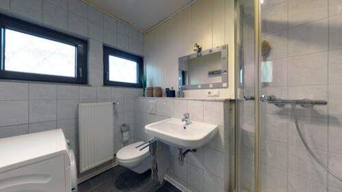 Badezimmer EG - Einfamilienhaus mit 140,00 m&sup2; in Wetzlar zum Kaufen