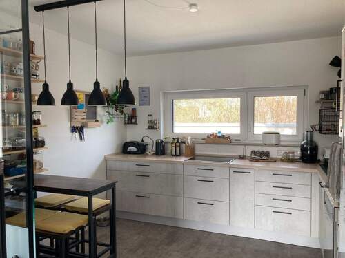 L-Küche mit Fenster - 4 Zimmer Etagenwohnung zum Kaufen in Engelthal