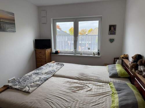 Schlafzimmer (2).JPG - 