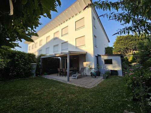 Ansicht Haus vom Garten - 5 Zimmer Reihenendhaus in Deizisau